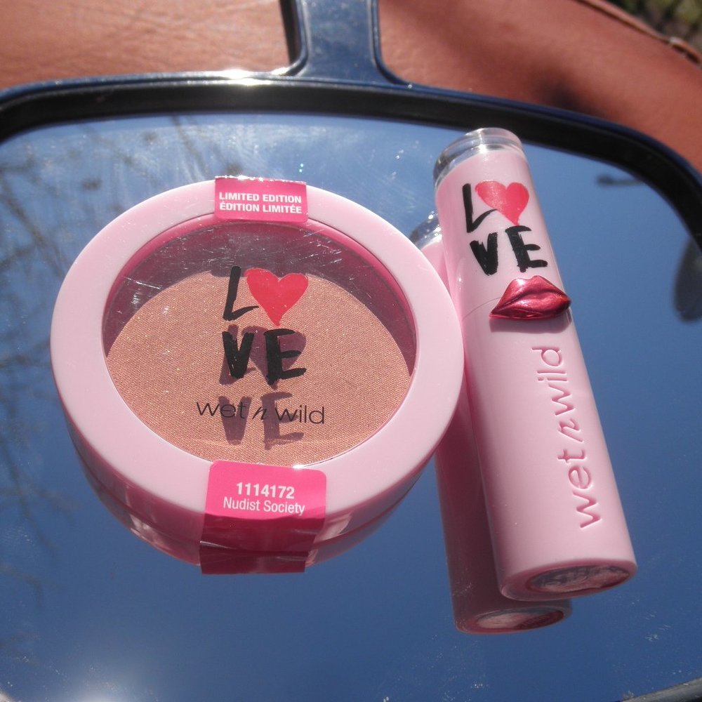 Gift set Lipstick and Blush By Wet N Wild NEW.